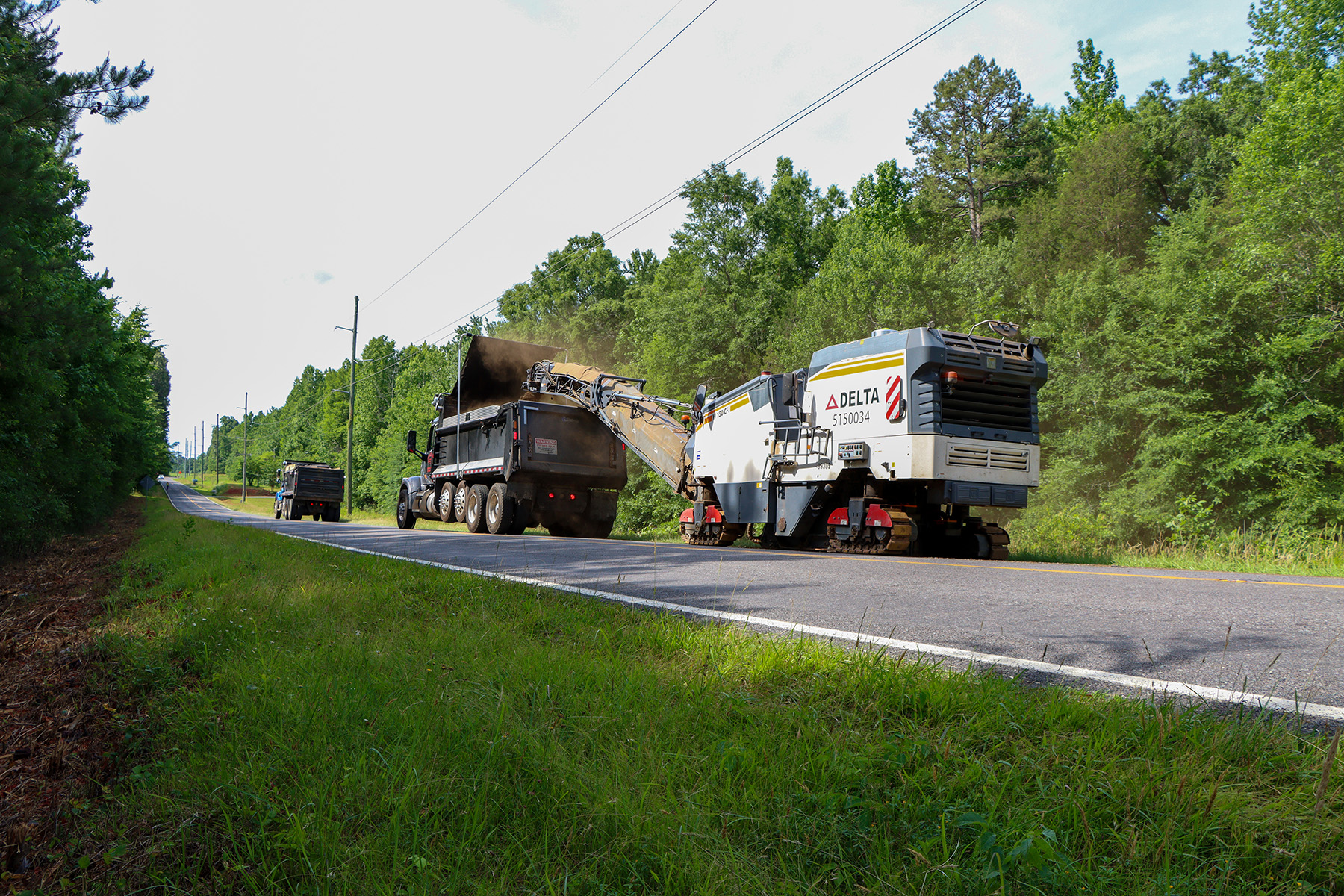 Delta Contracting milling the sides of a rural road